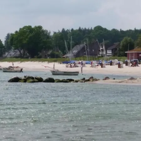 Zum Wohlfuehlen Fuer Bis 4 Erwachsene & 1kind Mit Schwimmbad Vor Der Tuer Tiere Willkommen