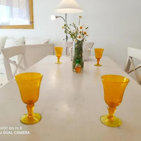 Zum Wohlfuehlen Fuer Bis 4 Erwachsene & 1kind Mit Schwimmbad Vor Der Tuer Tiere Willkommen Apartment *